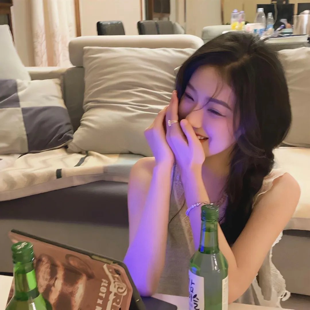 男爵的同桌小女生